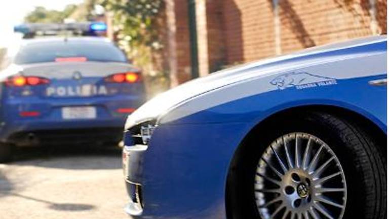 Ravenna, entrano di notte nel cortile di una casa e rubano le bici elettriche: due giovani denunciati Ravenna, entrano di notte nel cortile di una casa e rubano le bici elettriche: due giovani denunciati