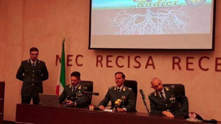 La conferenza stampa dell’anno scorso della guardia di finanza per presentare l’operazione La conferenza stampa dell’anno scorso della guardia di finanza per presentare l’operazione