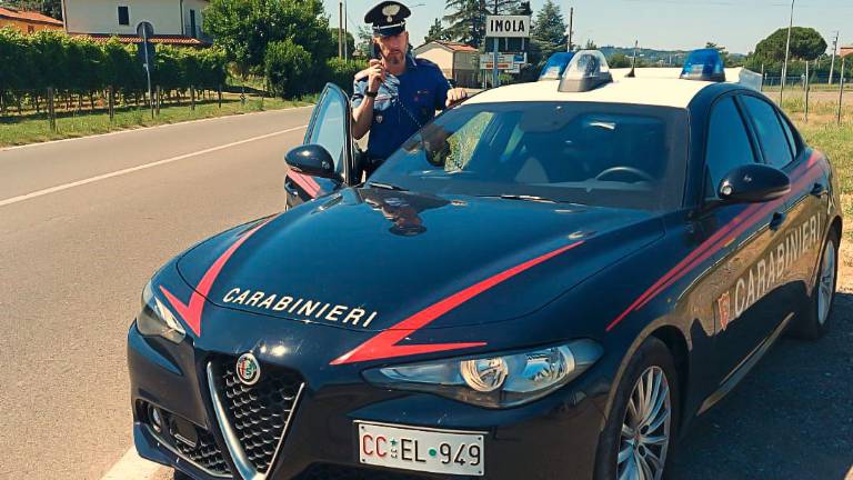 Imola. Violazione del divieto di avvicinamento, arrestato un 63enne Imola. Violazione del divieto di avvicinamento, arrestato un 63enne