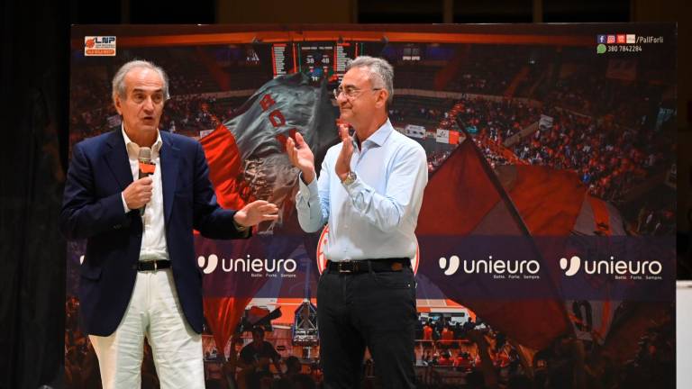 Unieuro, che entusiasmo alla presentazione - Gallery Unieuro, che entusiasmo alla presentazione - Gallery