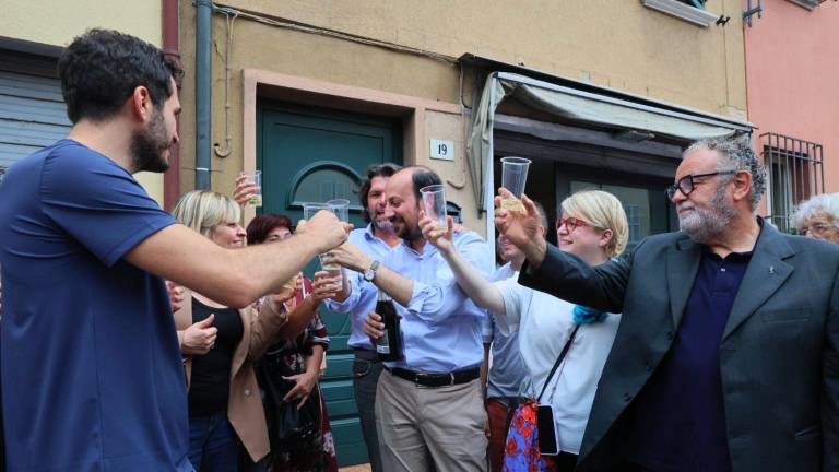 Brindisi per l’elezione di Dellapasqua presenti nche il consigliere regionale Massimo Bulbi e il sindaco di Cesena Enzo Lattuca Brindisi per l’elezione di Dellapasqua presenti nche il consigliere regionale Massimo Bulbi e il sindaco di Cesena Enzo Lattuca