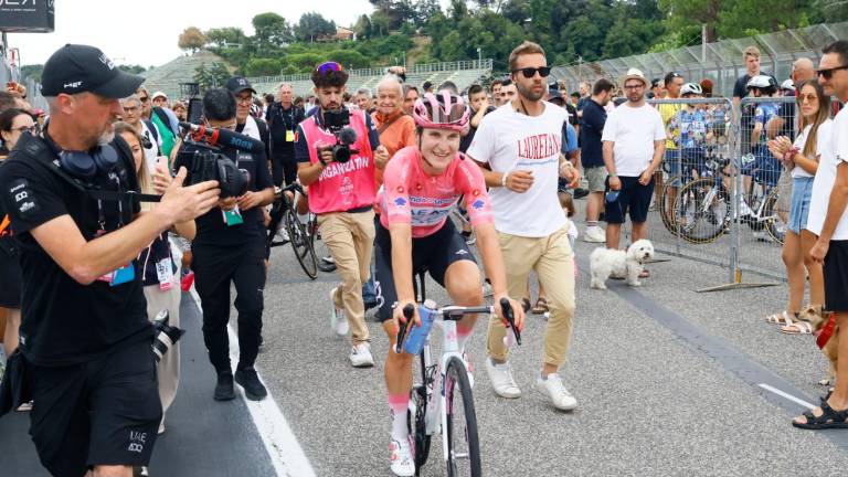 Giro d’Italia donne: la Romagna incorona in rosa Elisa Longo Borghini, Forlì-Imola alla Lippert VIDEOGALLERY Giro d’Italia donne: la Romagna incorona in rosa Elisa Longo Borghini, Forlì-Imola alla Lippert VIDEOGALLERY