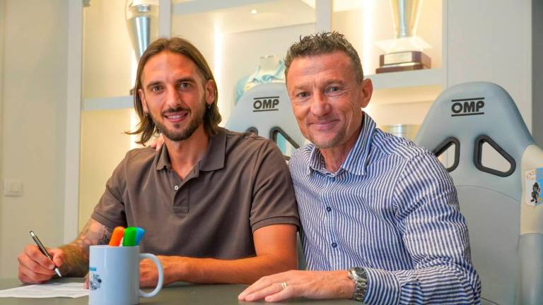 Simone Colombi con il diesse dell’Entella Matteo Superbi Simone Colombi con il diesse dell’Entella Matteo Superbi