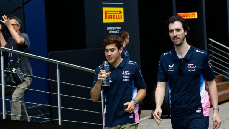Formula Uno, Antonelli a Imola: “L’esame di maturità? Studiare non è facile”. Ecco i piloti al circuito GALLERY Formula Uno, Antonelli a Imola: “L’esame di maturità? Studiare non è facile”. Ecco i piloti al circuito GALLERY