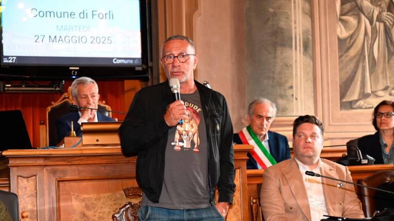 Il Forlì ricevuto in Comune: ora la priorità è l’iscrizione alla Serie C - Gallery Il Forlì ricevuto in Comune: ora la priorità è l’iscrizione alla Serie C - Gallery