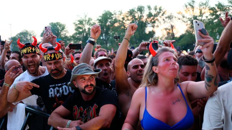 Imola, lo spettacolo potente degli AC/DC nella storia della musica rock e dell’autodromo le foto del concerto FOTOGALLERY MMPH Imola, lo spettacolo potente degli AC/DC nella storia della musica rock e dell’autodromo le foto del concerto FOTOGALLERY MMPH