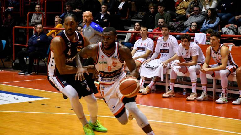 Kadeem Allen operato al tendine d’Achille: resterà in Italia per spingere l’Unieuro Forlì nei play-off