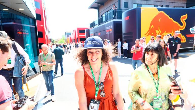 Formula uno, tanti gli ospiti al paddock, sportivi, chef, politici e la regina è Brignone in stampelle GALLERY Formula uno, tanti gli ospiti al paddock, sportivi, chef, politici e la regina è Brignone in stampelle GALLERY
