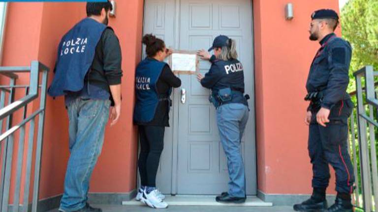 Forlì, affittacamere irregolare sequestrato dalla Polizia FOTOGALLERY Forlì, affittacamere irregolare sequestrato dalla Polizia FOTOGALLERY