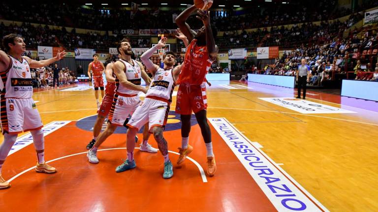 Simon Anumba nel derby di Forlì (foto Fabio Blaco) Simon Anumba nel derby di Forlì (foto Fabio Blaco)