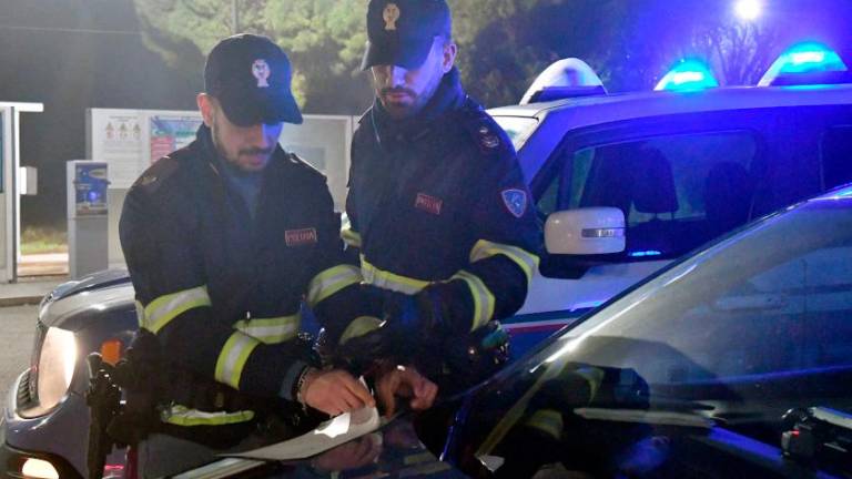 Controlli della Polizia stradale a Ravenna e Cervia: tre neopatentati positivi all’alcoltest Controlli della Polizia stradale a Ravenna e Cervia: tre neopatentati positivi all’alcoltest