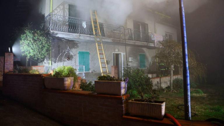 Incendio a Sogliano: abitazione a fuoco in via Barbotto - VIDEO Incendio a Sogliano: abitazione a fuoco in via Barbotto - VIDEO