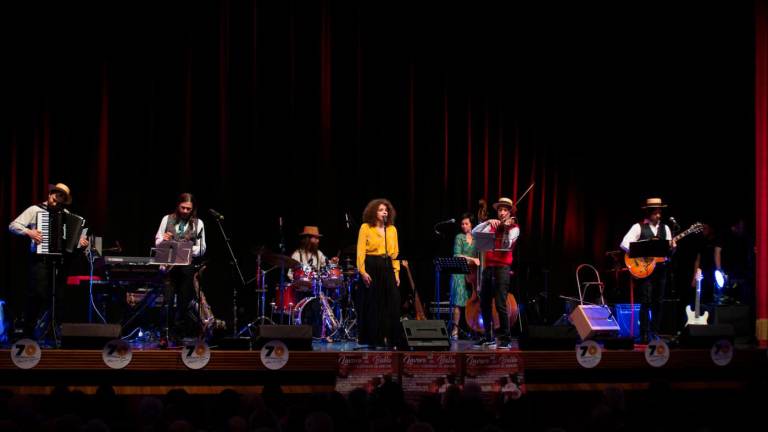 Savignano, Teatro Moderno strapieno per il “Primo maggio del lavoro in ballo” - Gallery Savignano, Teatro Moderno strapieno per il “Primo maggio del lavoro in ballo” - Gallery