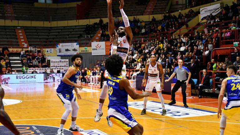 Basket A2 Supercoppa: Unieuro-Cantù sabato 16 marzo alle 16.15 Basket A2 Supercoppa: Unieuro-Cantù sabato 16 marzo alle 16.15