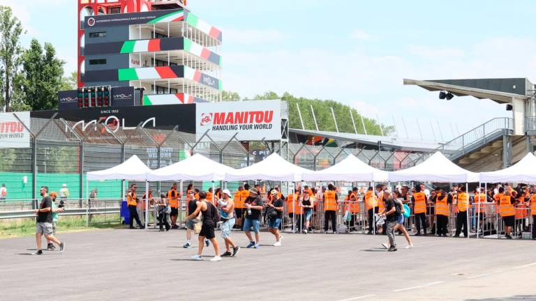 Imola, aperti i cancelli per il maxi concerto degli AC/DC FOTOGALLERY MMPH Imola, aperti i cancelli per il maxi concerto degli AC/DC FOTOGALLERY MMPH