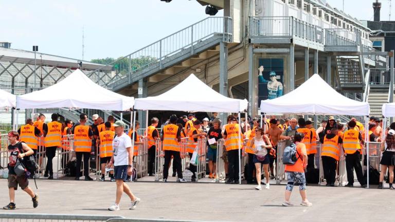 Imola, aperti i cancelli per il maxi concerto degli AC/DC FOTOGALLERY MMPH Imola, aperti i cancelli per il maxi concerto degli AC/DC FOTOGALLERY MMPH
