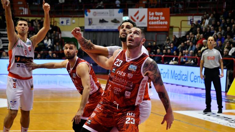 Una fase del derby Forlì-Rimini al Pala Galassi durante la stagione regolare Una fase del derby Forlì-Rimini al Pala Galassi durante la stagione regolare
