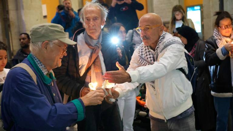 In più di 300 alla manifestazione per la pace tra Israele e Palestina in centro a Cesena In più di 300 alla manifestazione per la pace tra Israele e Palestina in centro a Cesena