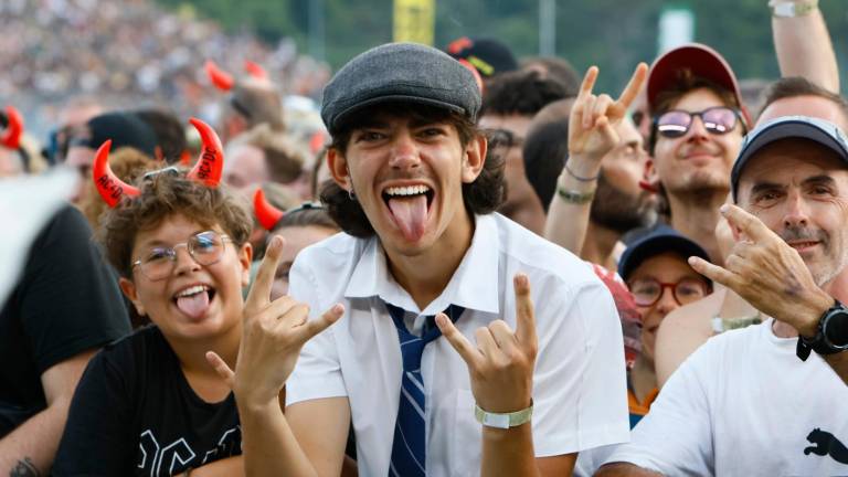 Imola, lo spettacolo potente degli AC/DC nella storia della musica rock e dell’autodromo le foto del concerto FOTOGALLERY MMPH Imola, lo spettacolo potente degli AC/DC nella storia della musica rock e dell’autodromo le foto del concerto FOTOGALLERY MMPH