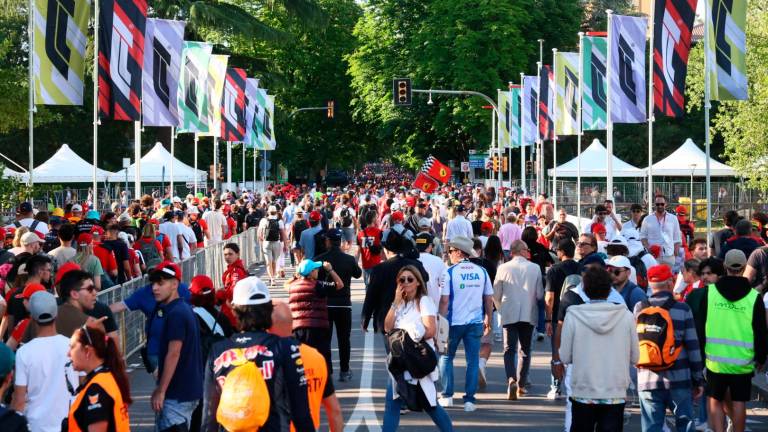 Il pubblico dell’ultimo Gran premio per le strade di Imola (foto mmph) Il pubblico dell’ultimo Gran premio per le strade di Imola (foto mmph)