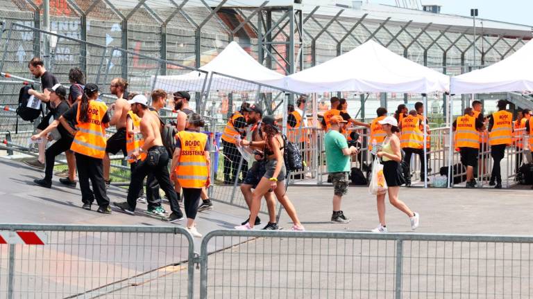 Imola, aperti i cancelli per il maxi concerto degli AC/DC FOTOGALLERY MMPH Imola, aperti i cancelli per il maxi concerto degli AC/DC FOTOGALLERY MMPH