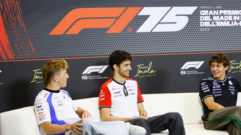 Formula Uno, Antonelli a Imola: “L’esame di maturità? Studiare non è facile”. Ecco i piloti al circuito GALLERY Formula Uno, Antonelli a Imola: “L’esame di maturità? Studiare non è facile”. Ecco i piloti al circuito GALLERY