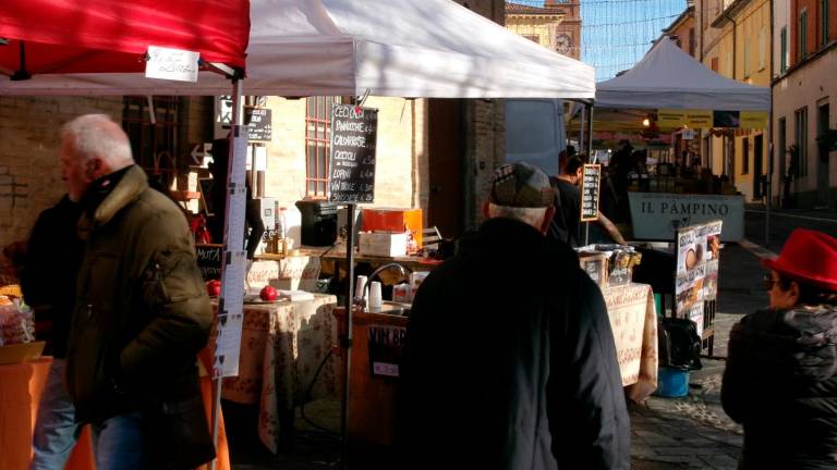 A Sogliano bel tempo e tanta gente per la partenza della 48ª Fiera del Formaggio di Fossa A Sogliano bel tempo e tanta gente per la partenza della 48ª Fiera del Formaggio di Fossa