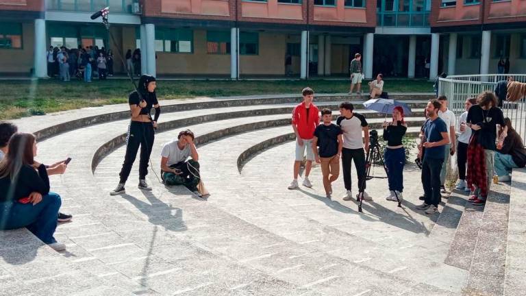 Rimini, il regista Bigini: “Venite a scuola di cinema, un lavoro appassionante e ben retribuito» Rimini, il regista Bigini: “Venite a scuola di cinema, un lavoro appassionante e ben retribuito»