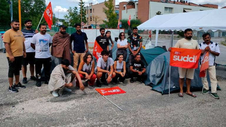 Gruppo di lavoratori in lotta a Calisese Gruppo di lavoratori in lotta a Calisese