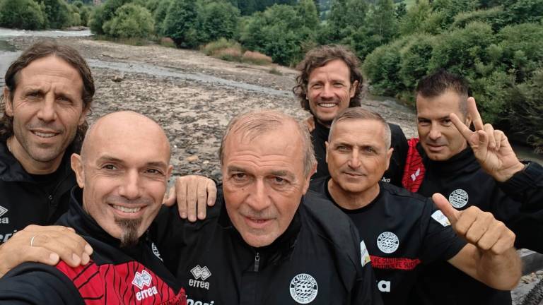 Lo staff tecnico del Sudtirol è composto da sei ex cesenati: da sinistra il vice allenatore Riccardo Bocchini, il match analyst Marco Castori, l’allenatore Fabrizio Castori, il collaboratore tecnico Tommaso Marolda, i preparatori atletici Carlo Pescosolido e Danilo Chiodi Lo staff tecnico del Sudtirol è composto da sei ex cesenati: da sinistra il vice allenatore Riccardo Bocchini, il match analyst Marco Castori, l’allenatore Fabrizio Castori, il collaboratore tecnico Tommaso Marolda, i preparatori atletici Carlo Pescosolido e Danilo Chiodi
