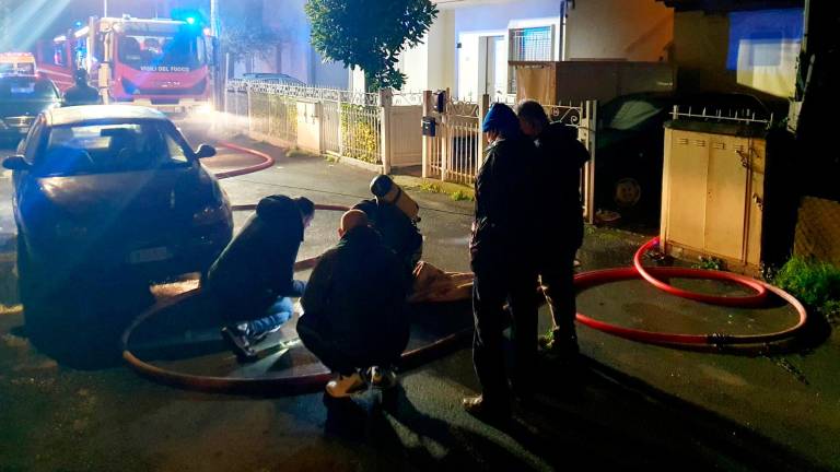 Riccione. Incendio in appartamento, salvata una coppia e il cane - Fotogallery Riccione. Incendio in appartamento, salvata una coppia e il cane - Fotogallery