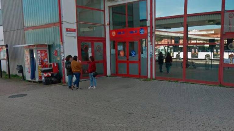 Il punto bus chiude domani e riaprirà sabato 10 febbraio in altra sede Il punto bus chiude domani e riaprirà sabato 10 febbraio in altra sede