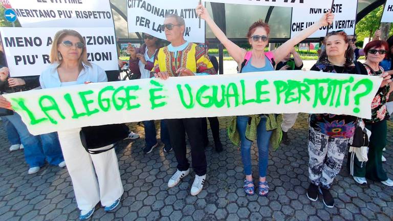 Delitto Pierina, manifestazione a Rimini per liberare Louis Dassilva VIDEO Delitto Pierina, manifestazione a Rimini per liberare Louis Dassilva VIDEO