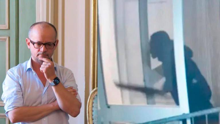 L’assessore Ferrini e a destra il rapinatore arrestato L’assessore Ferrini e a destra il rapinatore arrestato