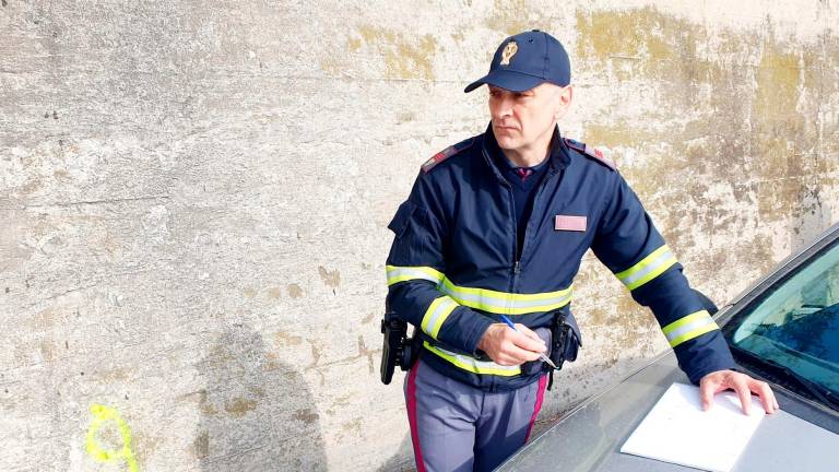 Rimini, incidente: grave ciclista travolto poco prima del confine con San Marino, l’investitore prova a scappare ma viene individuato - VIDEO GALLERY