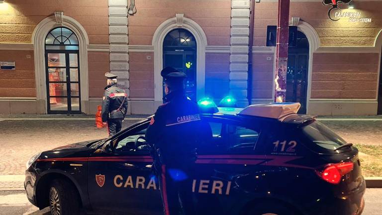 Cesena. Maxi controlli dei carabinieri, 18 denunce e 11 segnalazioni per uso di sostanze stupefacenti Cesena. Maxi controlli dei carabinieri, 18 denunce e 11 segnalazioni per uso di sostanze stupefacenti