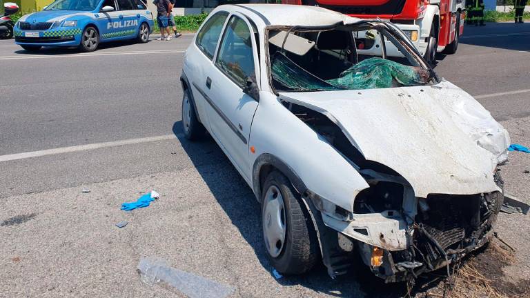 Rimini, tragico incidente mortale: perde la vita in sella allo scooter - VIDEO GALLERY Rimini, tragico incidente mortale: perde la vita in sella allo scooter - VIDEO GALLERY