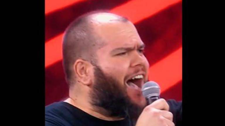 “Il coccodrillo come fa” in stile Bon Jovi: l’imolese Michele Vinci fa impazzire “X Factor” VIDEO “Il coccodrillo come fa” in stile Bon Jovi: l’imolese Michele Vinci fa impazzire “X Factor” VIDEO