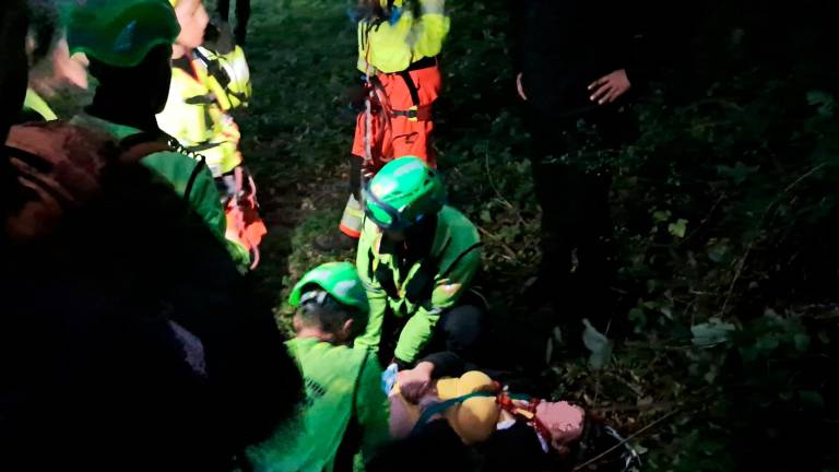 Precipita in un calanco a Bagno di Romagna mentre stava cercando castagne: maxi soccorso per salvare una donna di Forlimpopoli VIDEOGALLERY Precipita in un calanco a Bagno di Romagna mentre stava cercando castagne: maxi soccorso per salvare una donna di Forlimpopoli VIDEOGALLERY