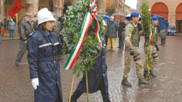 Forlì celebra il 79° anniversario della Liberazione in piazza Saffi con gli studenti Forlì celebra il 79° anniversario della Liberazione in piazza Saffi con gli studenti