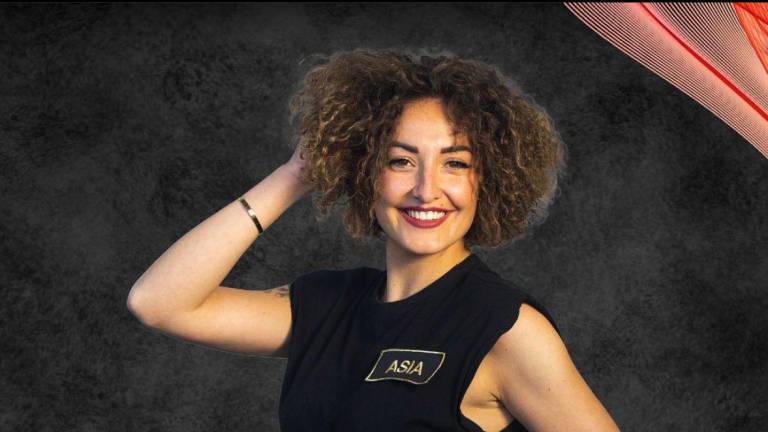 Rimini, la parrucchiera Asia protagonista in tv al talent show Rimini, la parrucchiera Asia protagonista in tv al talent show