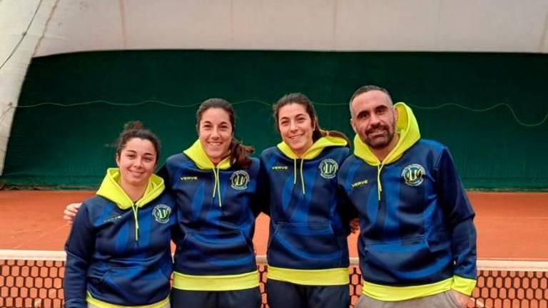 Lo staff tecnico del Ct Marino Casalboni di Santarcangelo Lo staff tecnico del Ct Marino Casalboni di Santarcangelo