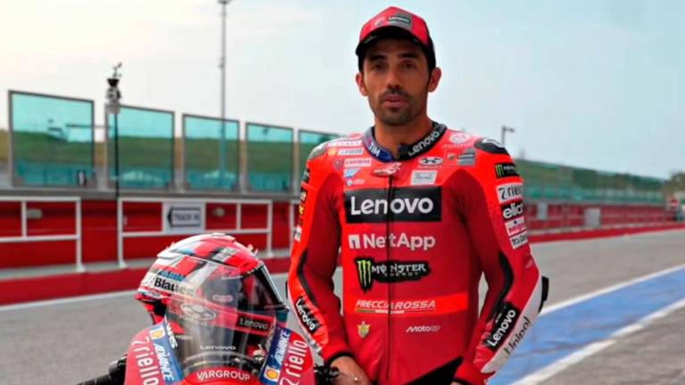 Michele Pirro, “avvocato difensore” del mondo Ducati in un video postato su Instagram Michele Pirro, “avvocato difensore” del mondo Ducati in un video postato su Instagram