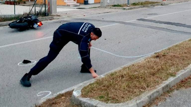 Tragico schianto in moto, muore a 18 anni il fratello di Andrea Delogu Tragico schianto in moto, muore a 18 anni il fratello di Andrea Delogu