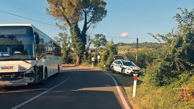 Cesena. Scontro tra un’auto e un autobus a Mercato Saraceno, un ferito lieve Cesena. Scontro tra un’auto e un autobus a Mercato Saraceno, un ferito lieve