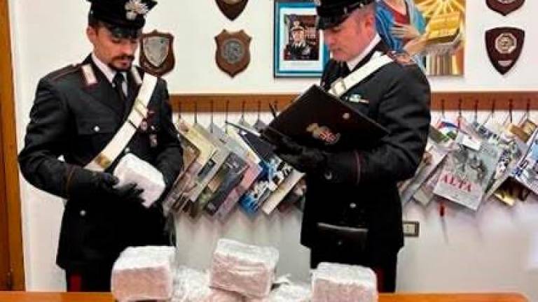 Forlì, hashish e cocaina in casa, arrestati un 49enne e un 51enne Forlì, hashish e cocaina in casa, arrestati un 49enne e un 51enne