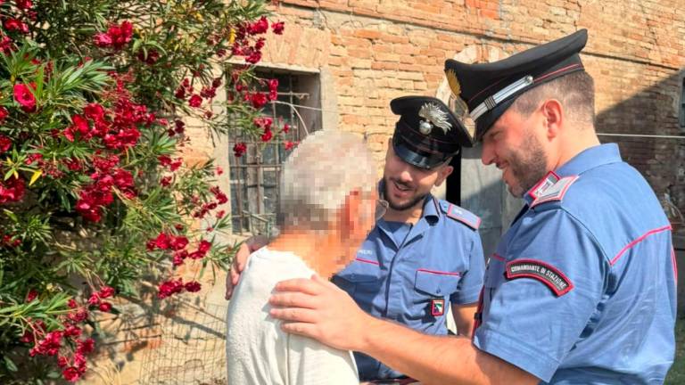 Lugo, 87enne si perde con l’auto, ritrovato nella notte dai carabinieri in stato confusionale dopo l’allarme del figlio Lugo, 87enne si perde con l’auto, ritrovato nella notte dai carabinieri in stato confusionale dopo l’allarme del figlio
