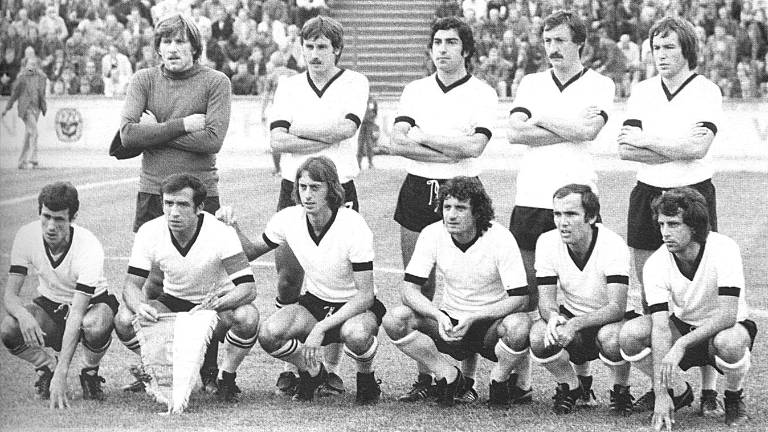 Lamberto Boranga con la squadra del Cesena negli anni Settanta (sotto di lui Cera) Lamberto Boranga con la squadra del Cesena negli anni Settanta (sotto di lui Cera)