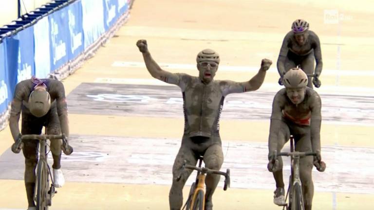 Ciclismo, la Parigi-Roubaix a Colbrelli, l'eroe del Memorial Pantani 2021 Ciclismo, la Parigi-Roubaix a Colbrelli, l'eroe del Memorial Pantani 2021
