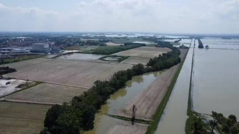 Alluvione. Resta ancora sospesa la linea ferroviaria tra Faenza e Lavezzola Alluvione. Resta ancora sospesa la linea ferroviaria tra Faenza e Lavezzola